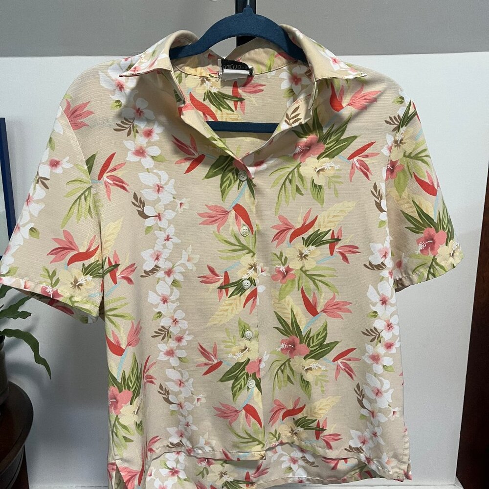 Vintage Hawaiian Button-Up Shirt – Tropical Floral Print